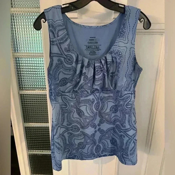 Patagonia women’s sleeveless top blue & Navy design polyester/spandex size large - Picture 1 of 5